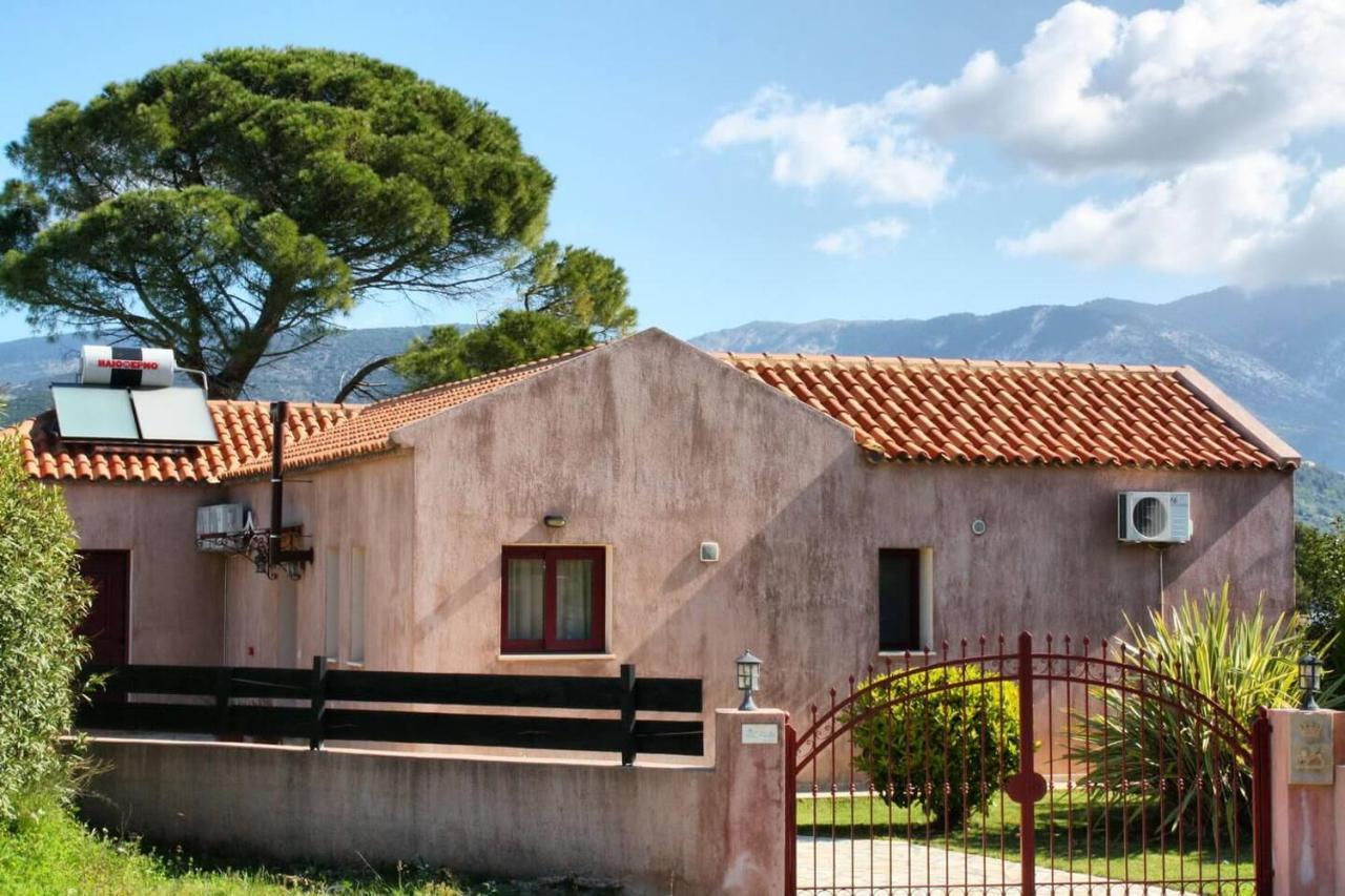 Villa Cottage Kantrillies Fokata Exterior foto